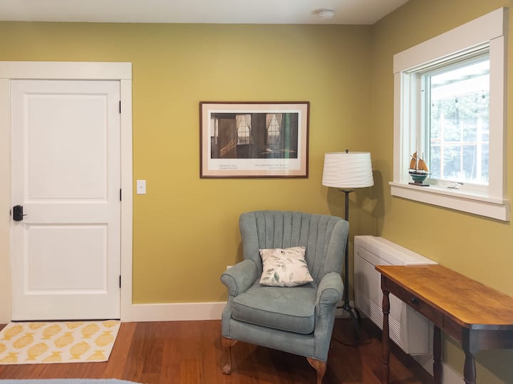 Baxter’s Place: Private Room; Sleeps 2 - Portland, ME
