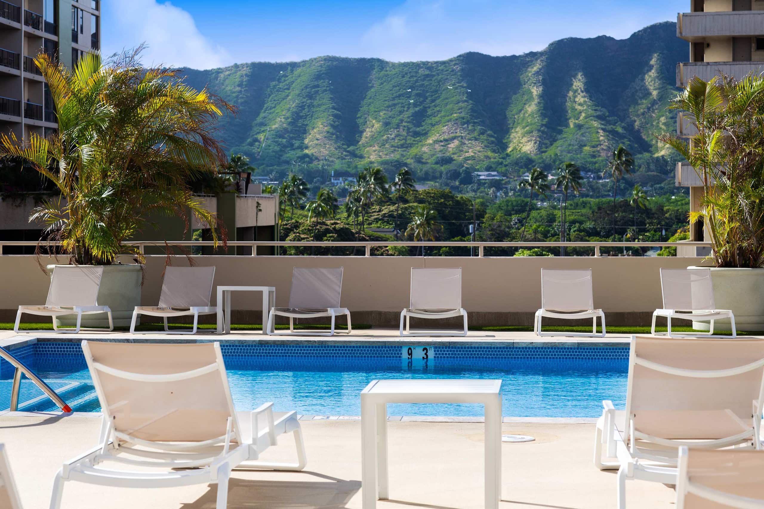 Condo in Honolulu · ★4.85 · 1 bedroom · 2 beds · 1 private bath - Image 84