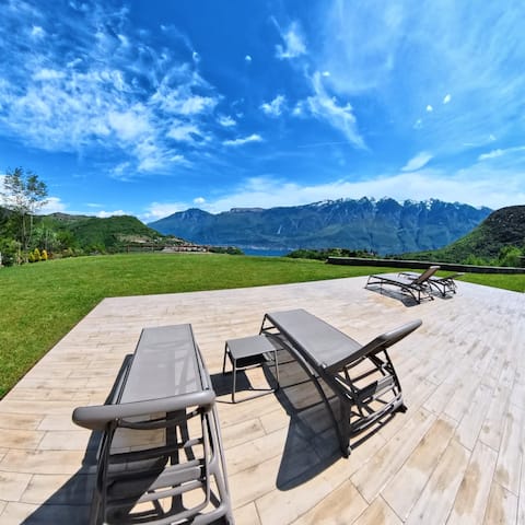 1️⃣ Oasi Da Vinci – Three-room apartment "Armonia del Lago"