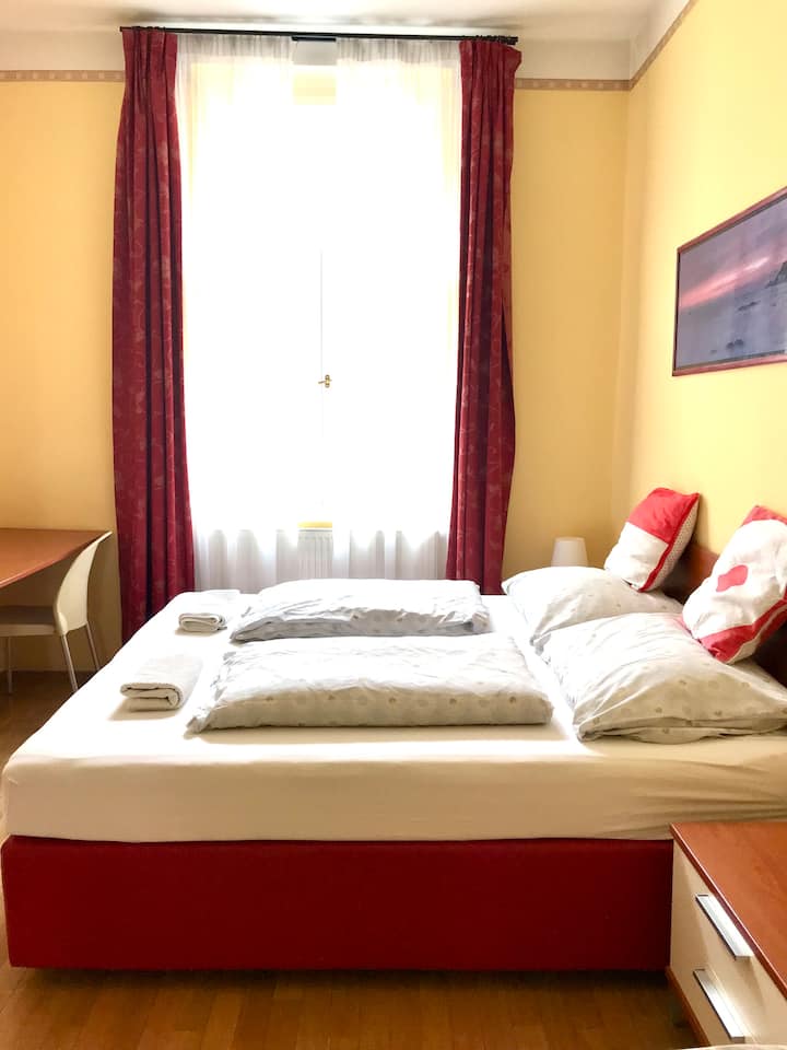 Modern Apartment Close To The City Center - Prag