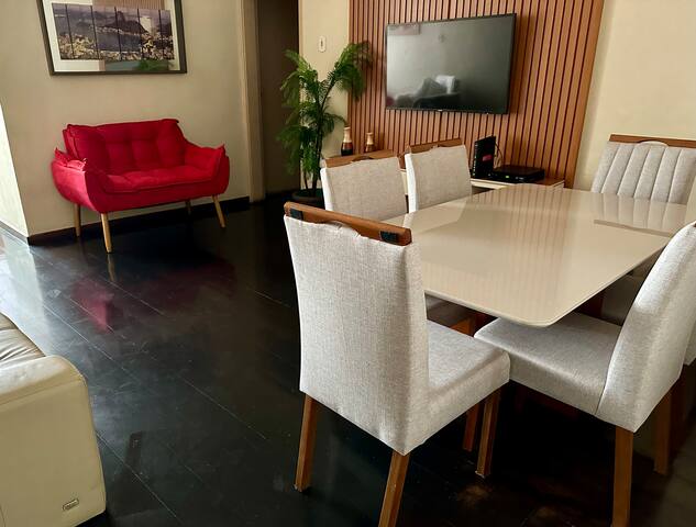 Amplo Apartamento 1 Quadra da Praia de Copacabana