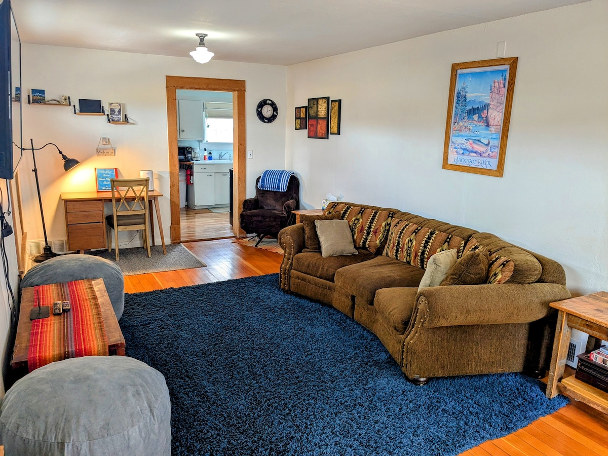 Top performing Airbnb: The Blackfoot-Downtown Livingston No Cleaning Fee in Livingston