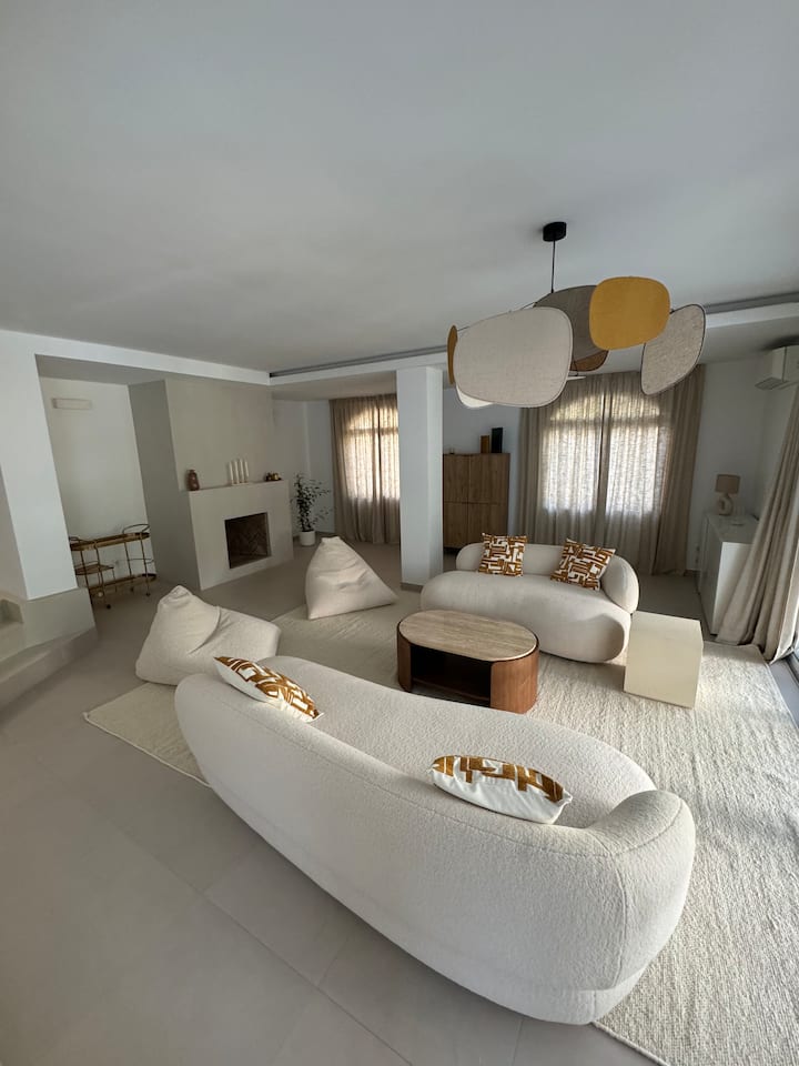 Fully Renovated Villa, 5 Ensuite Bedrooms - Costa del Sol