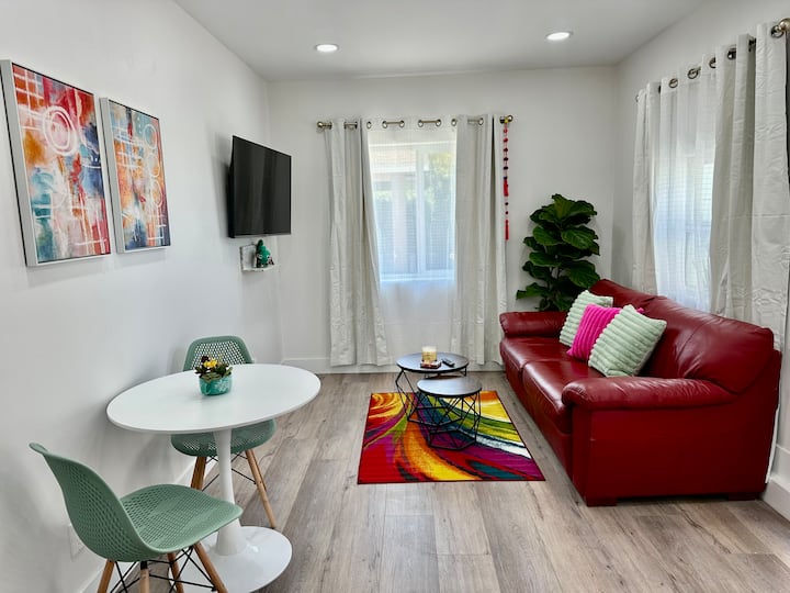 Colorful And Cozy - National City, CA