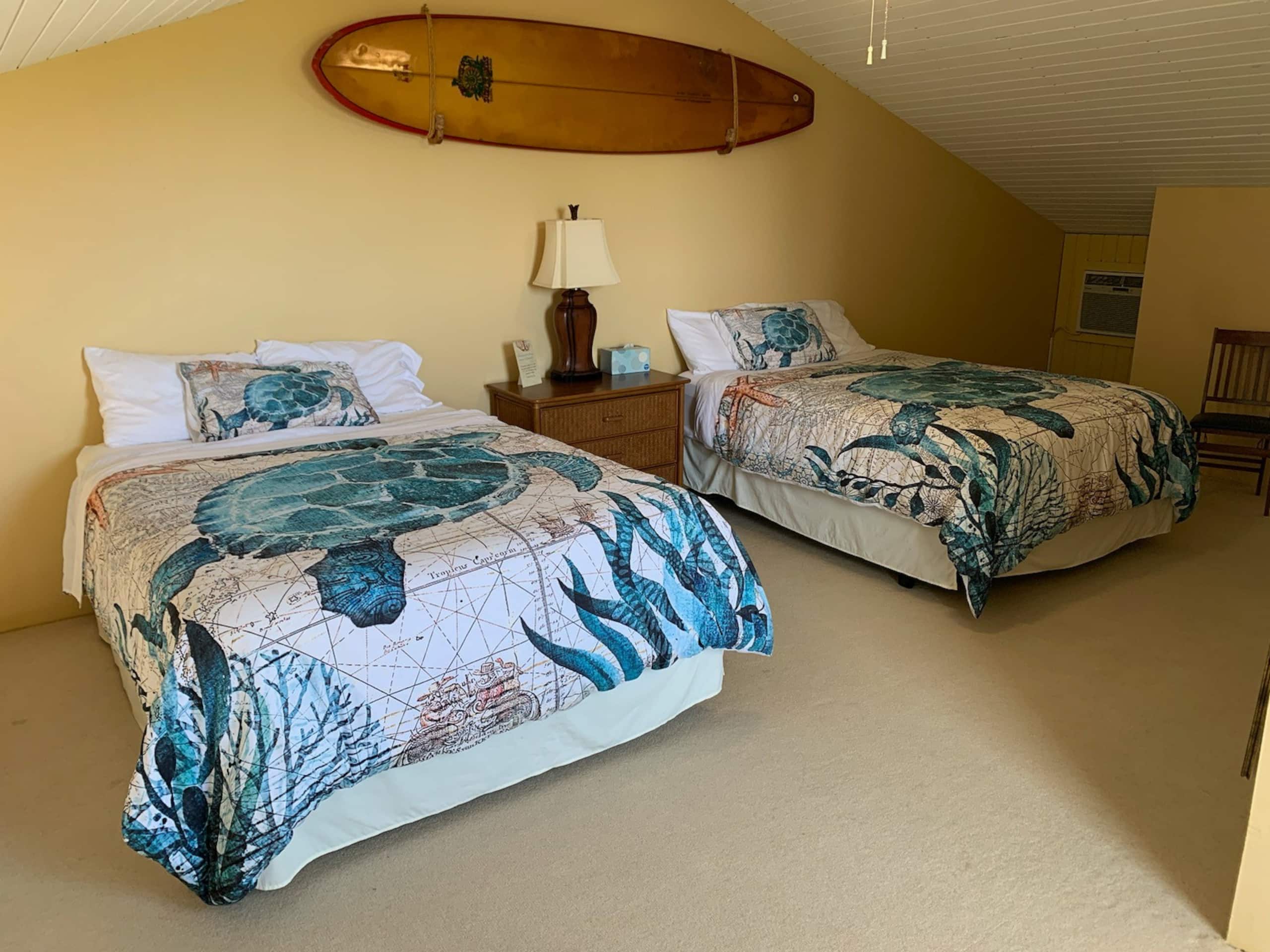Condo in Kahuku · ★4.89 · 2 bedrooms · 4 beds · 2 shared baths - Image 2