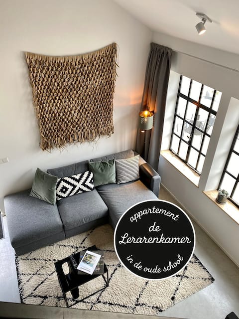 2 pers Apartment with lounge garden in old School