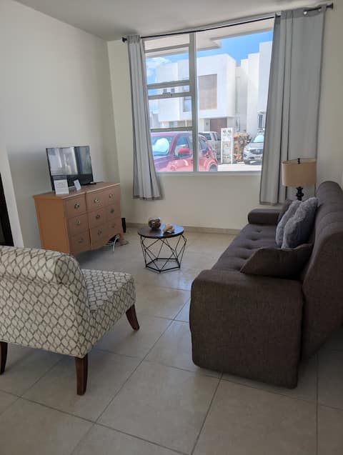 Top Airbnb: Private house in the Industrial Zone with invoice in Colonia Fraccionamientos
