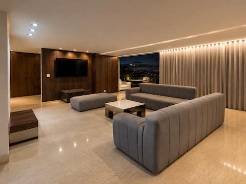 The Joker Mansion | Luxury & Fun • 15 Min Provenza