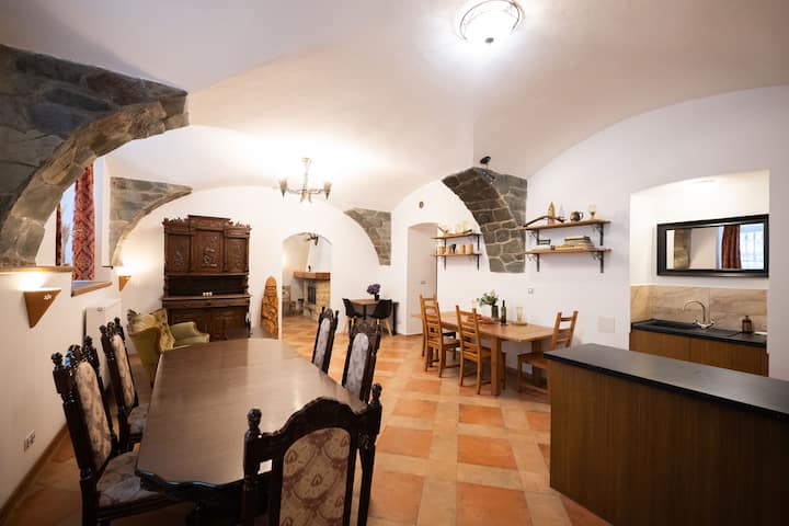 "Perunika" Apartment In City Center For 10 Persons - Prague