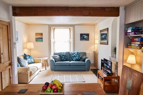 Light & Spacious Charming House in Penzance