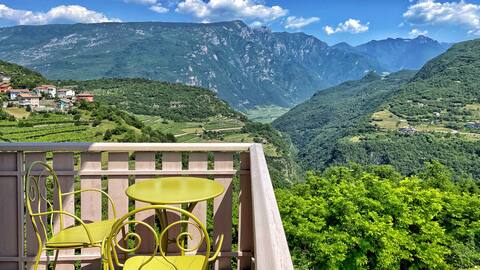 Lake & Mountain-Two bedroom flat breathtaking view