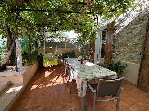 Character apartment with garden & terrace