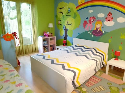 Large accommodation and terrace, barbecue. 6 km from Pal