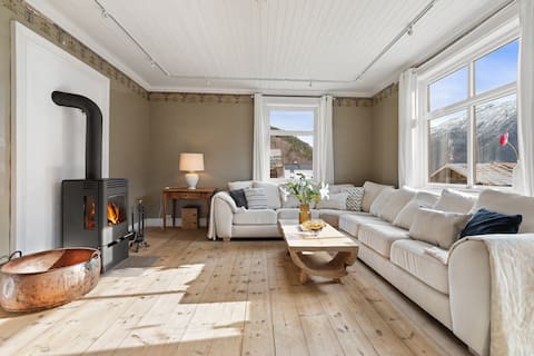Gorgeous house with panorama fjord view