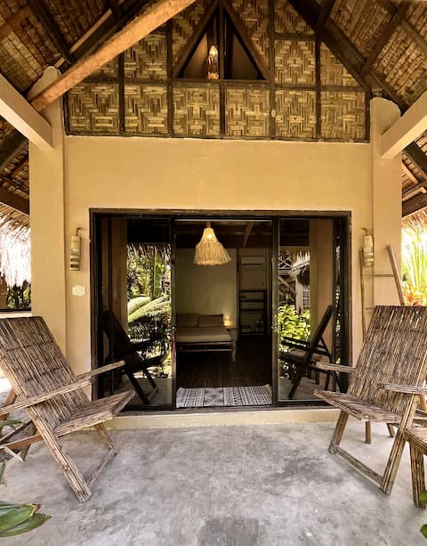 Hightide Deluxe Bungalow 2 (w) Starlink & Generator