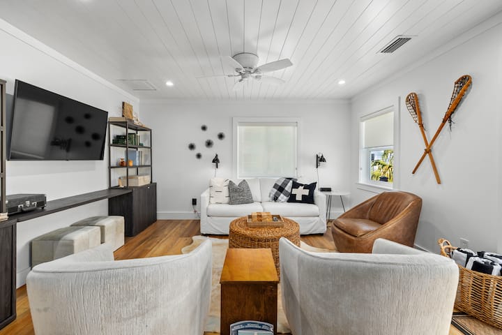 ★Jax's Guest House-1 Br/1 Bath 1/2 Block To Beach★ - Jacksonville Beach, FL