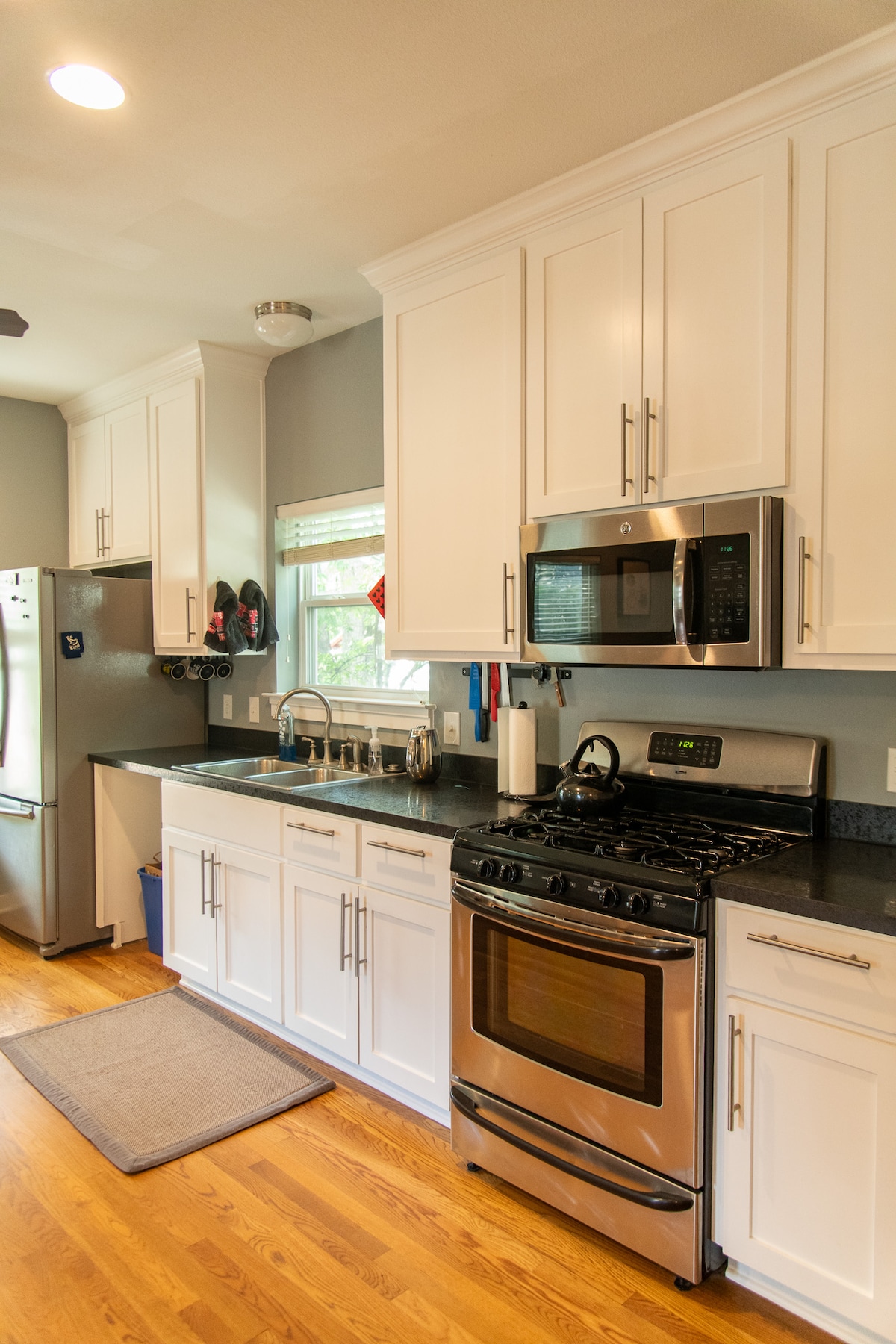 Private garage apt in the heart of East Austin!