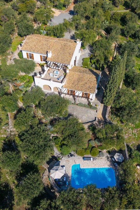 Spartillas Villas by White Dream Villas