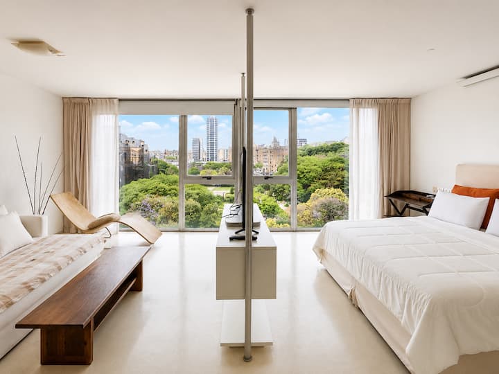 Suite King con Jacuzzi y vista a Plaza