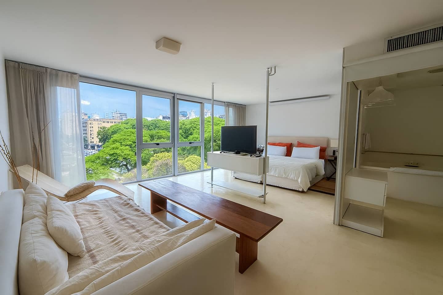 Suite King con Jacuzzi y vista a Plaza, fotografía 1 de 10