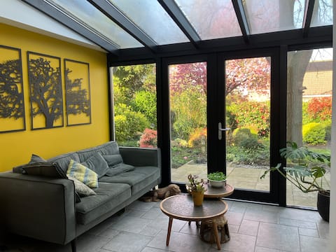 Lovely detached house with garden near the forest