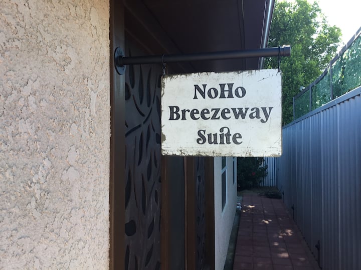 Noho Breezeway Suite - Burbank, CA