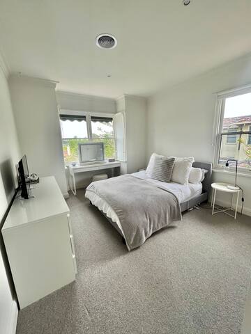 Spacious 2-storey heritage home gallery image 5