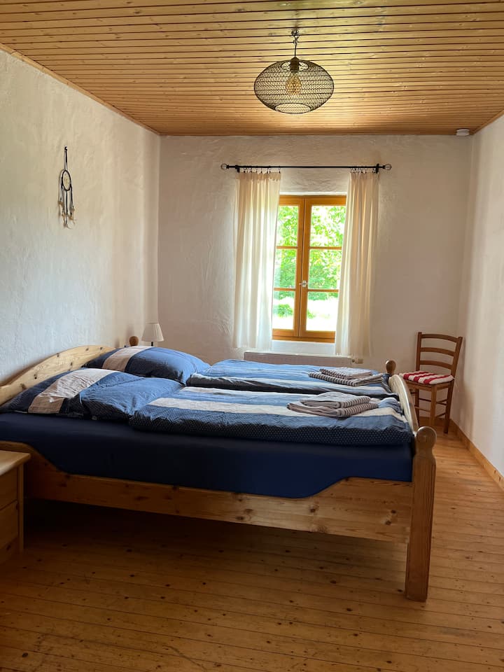 Schlafzimmer 2