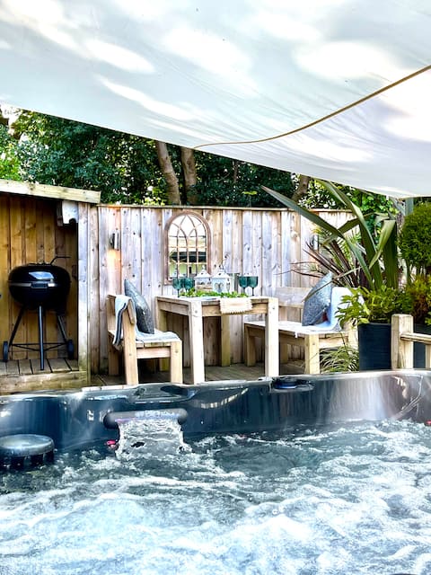 The Lodge@Tyddyn Ucha, dog friendly (3 dogs max)