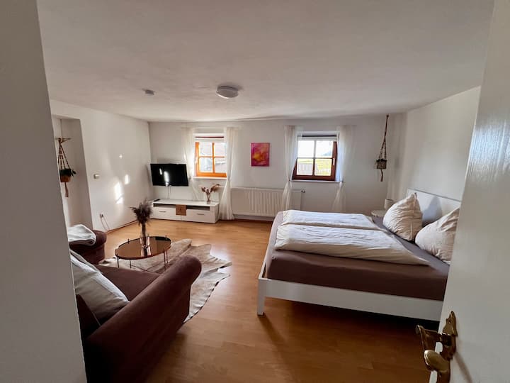 Ferienwohnung “Magnolie”
Im 1.og, Für 3-4 Personen - Taching am See