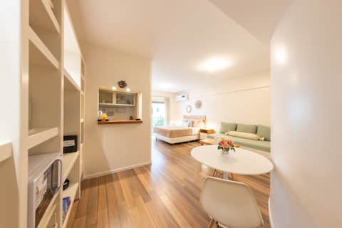 Popular Airbnb listing: Cozy & comfortable studio in Recoleta in Comuna 2