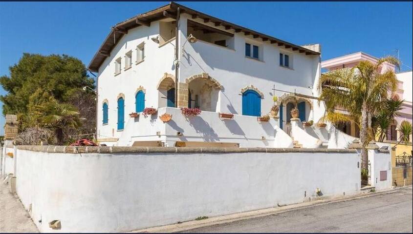 Lucy’s Home Apulia. Casa vacanza di grande charme gallery image 5