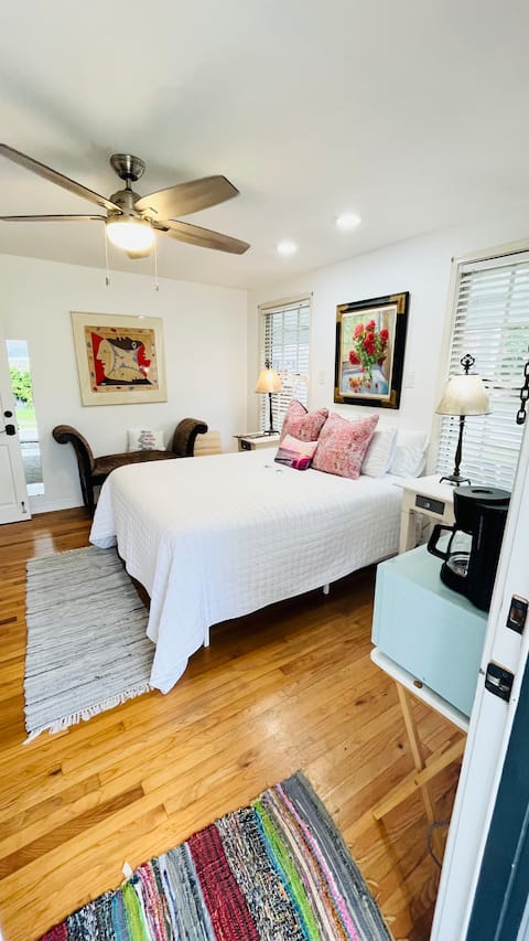 Private Space & Entrance, 1 mile from Ocean