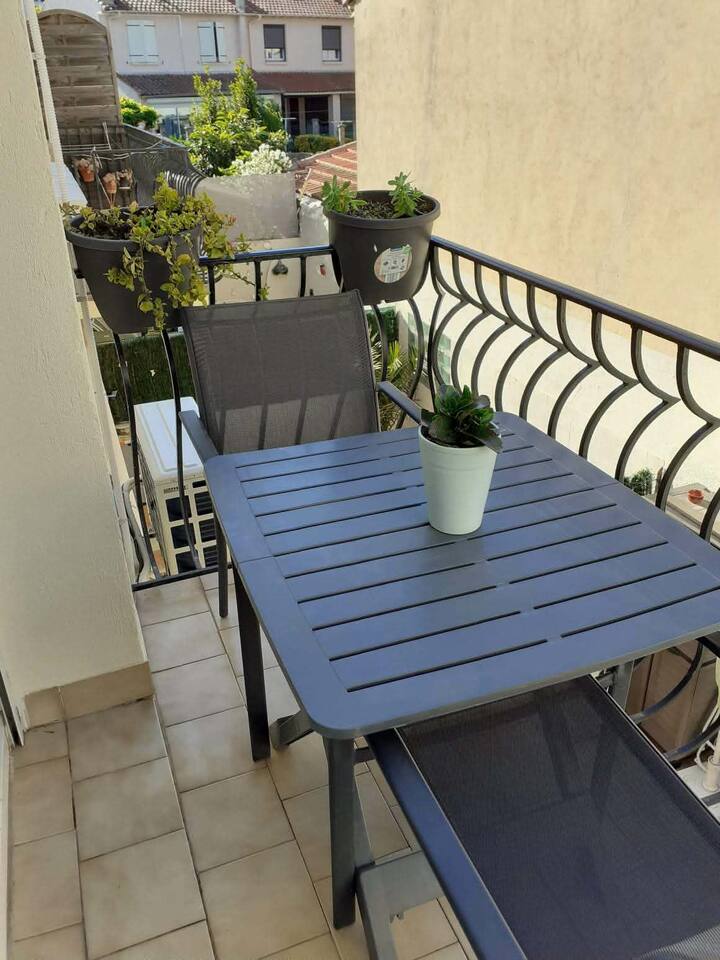 Studio éTage 1er Balcon Place Parking Local Vélo - Balaruc-les-Bains