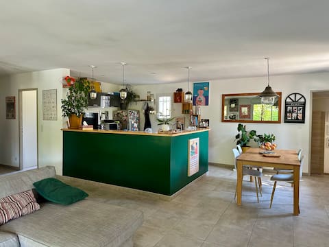 Annonce Airbnb populaire: Swimming pool in Provence, cicadas and holidays à Cavaillon