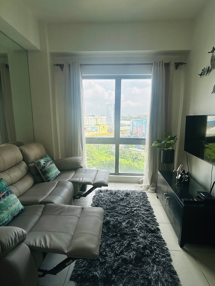 Ishko’s Place: Homey & Relaxing 2br Near Airport - Muntinlupa