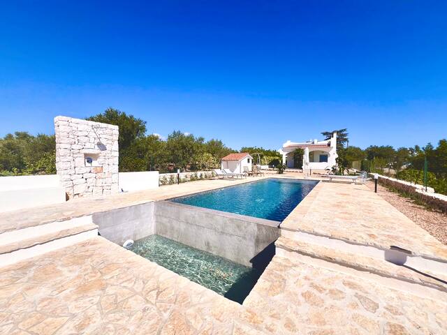 Ostuni BLOOM salt water swimming pool – sea view