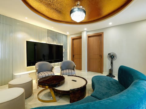 One of a Kind~Private Pool , Jacuzzi & Steam Room