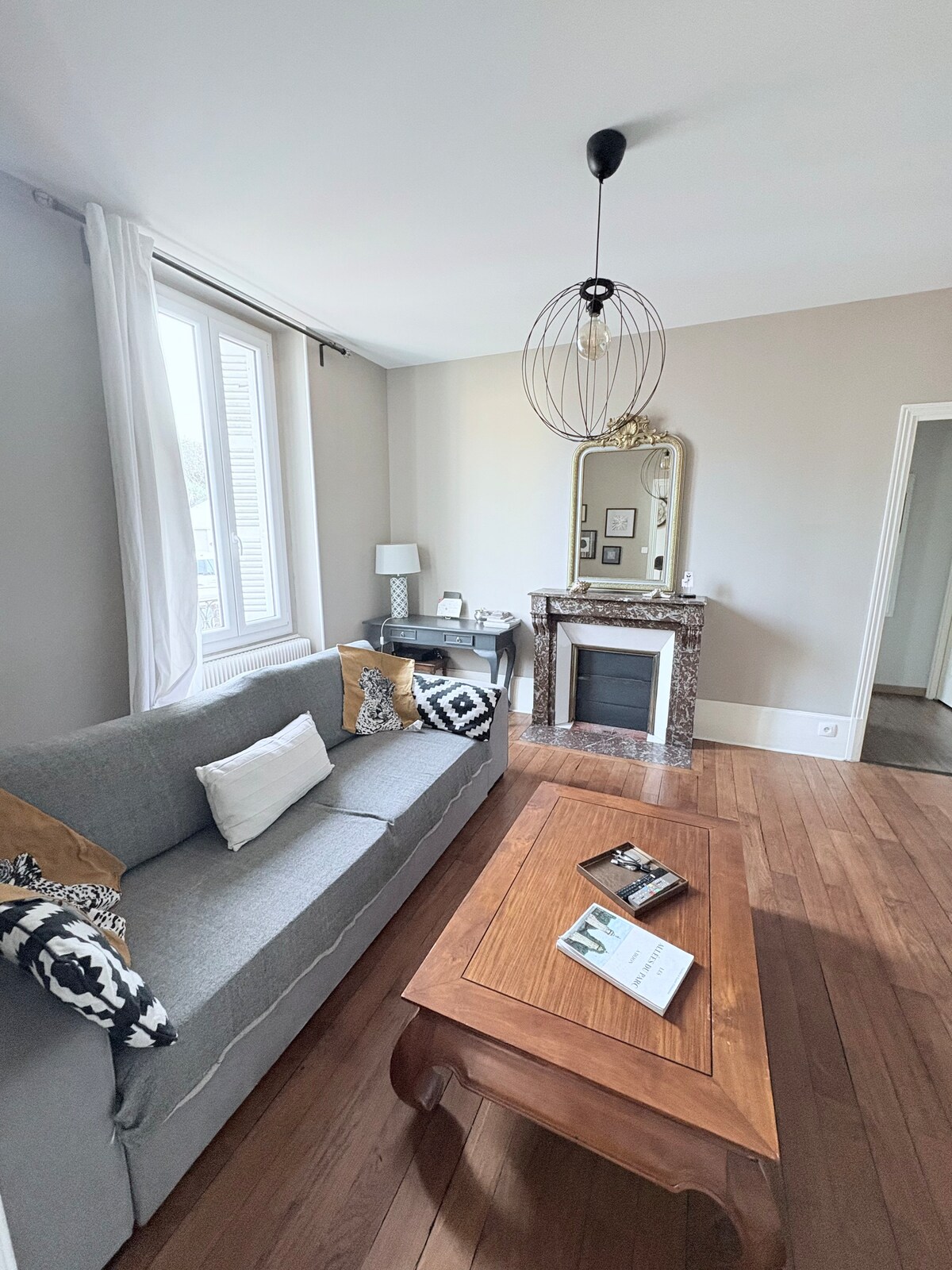 Successful Airbnb property: Le Tivoli*** New 66 m2 2-room designer apartment in Faubourg Sud