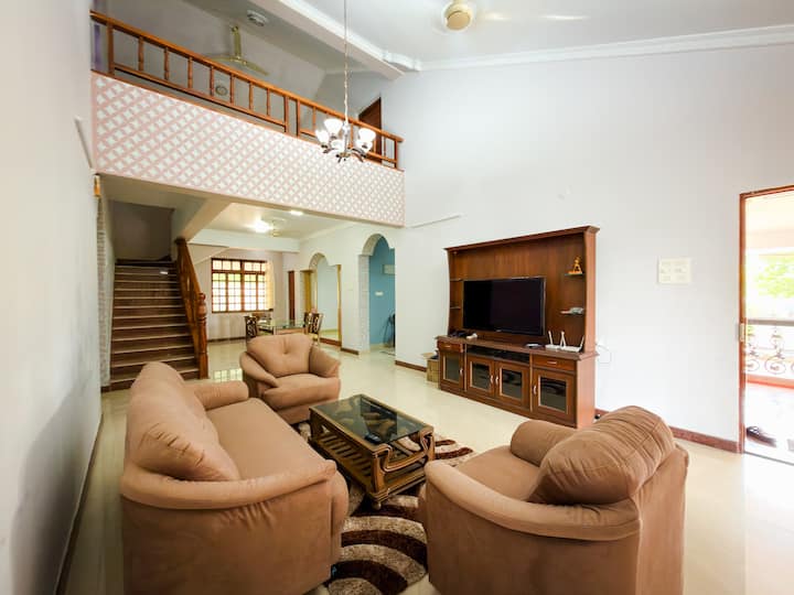 Living room image 2