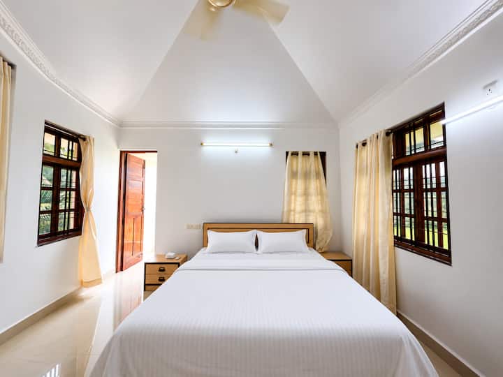Bedroom 3 image 2