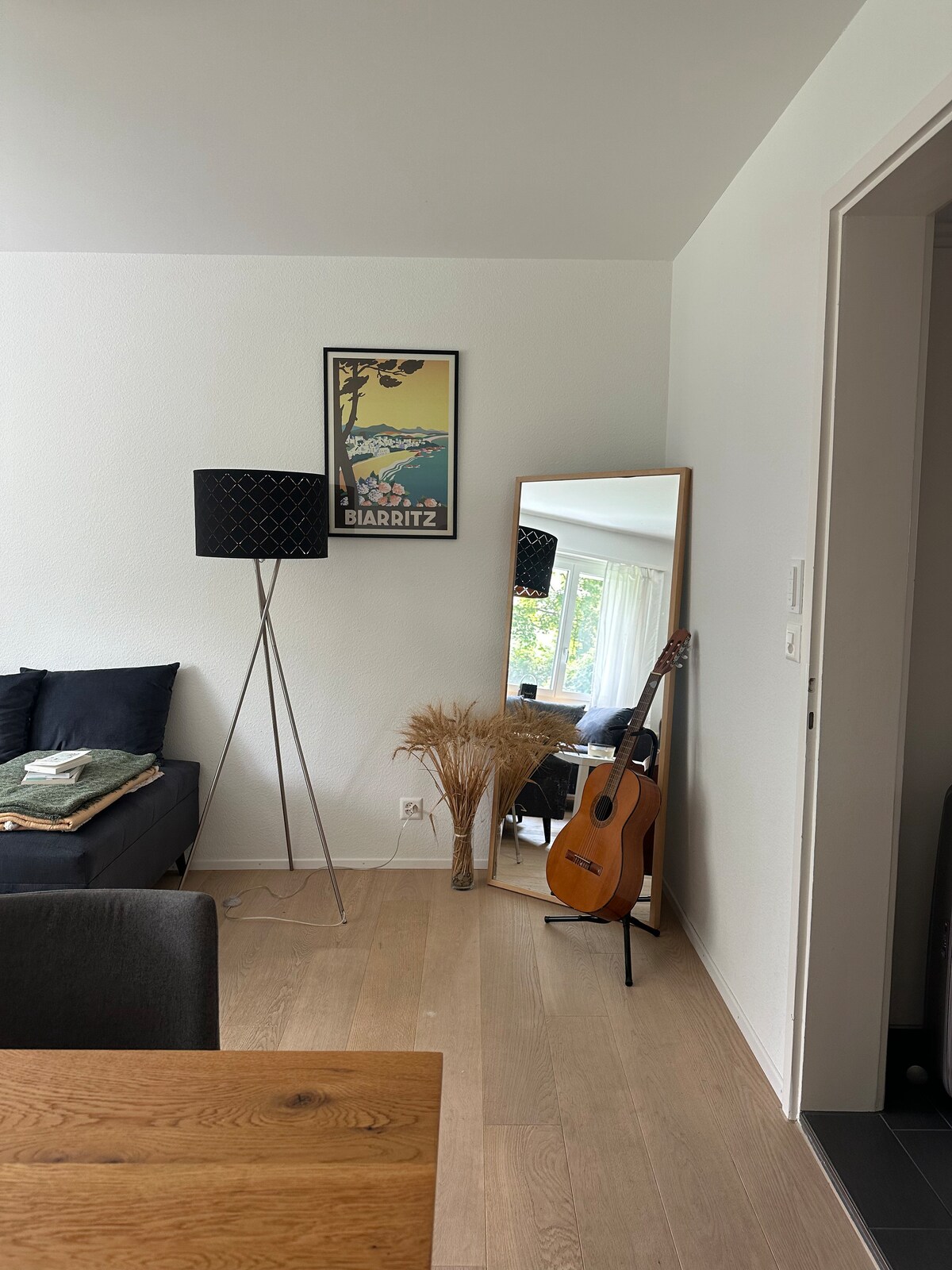Successful Airbnb property: A gem close to city and nature in Albisrieden