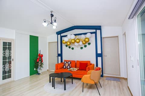 A mudflat where you can enjoy the scenery of nature through the window