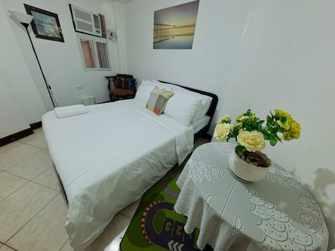 FAITH 1-Bedroom Apt 42sqm w/ fast WiFi and parking