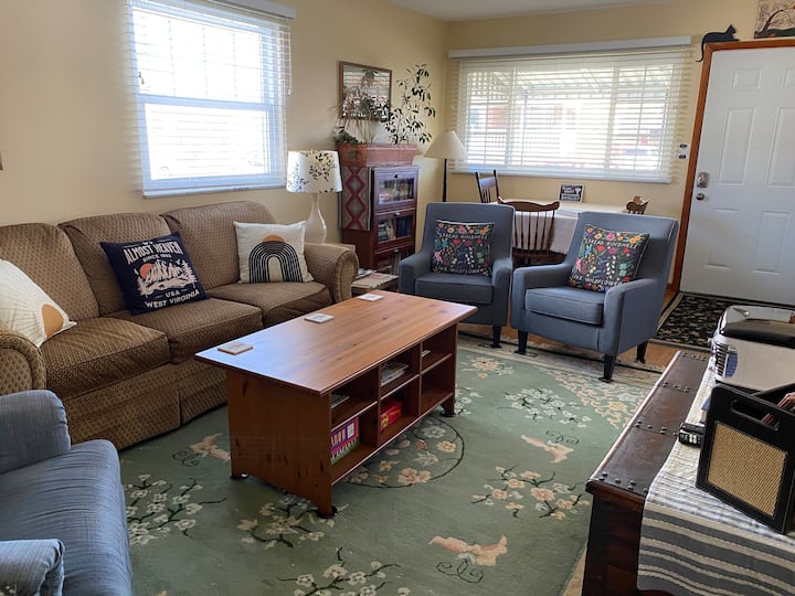 Barboursville King 
3 Br Almost Heaven
Clean/quiet - Barboursville, WV
