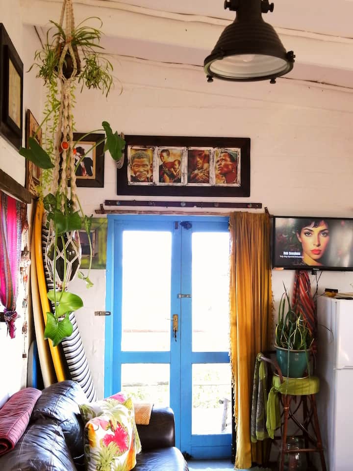 A Rustic Cottage Escape...    3 People 1 Price! - Jeffreys Bay