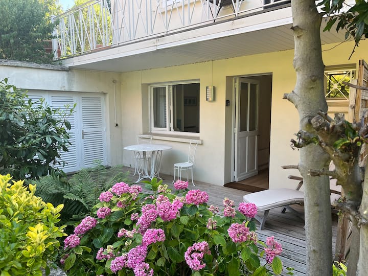 Studio Avec Terrasse Privative 20mn De La Défense - Rueil-Malmaison