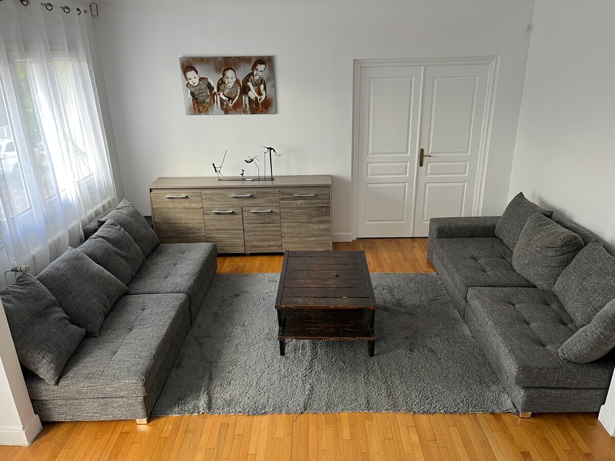 Top performing Airbnb: Airport house Parc expo Villepinte asterix in Villepinte