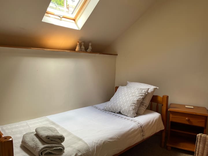 غرفة النوم 2