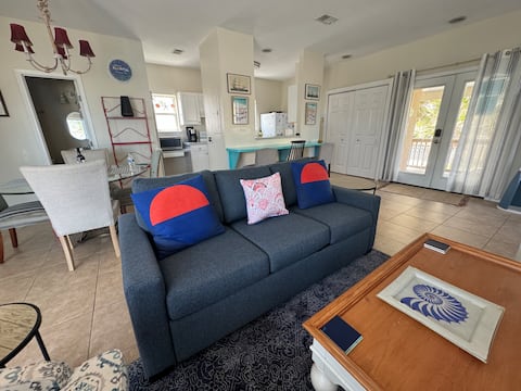 Popular Airbnb listing: Beachside House with 2 Floors in Jacksonville